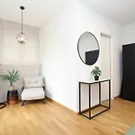 New Center With Private Entry & Parking 아파트 취리히