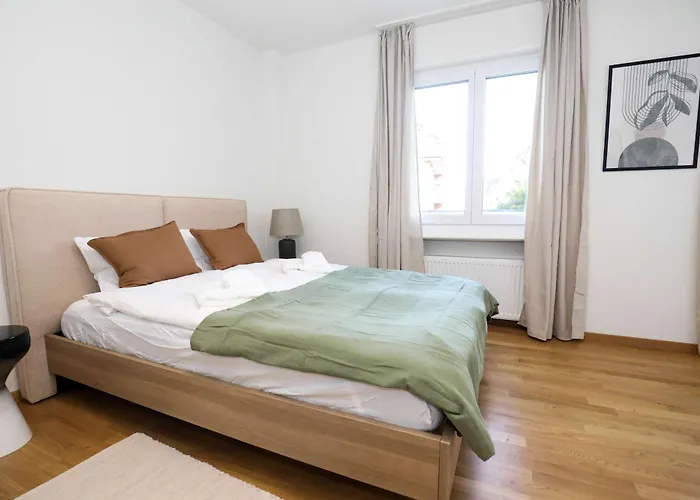 New Center With Private Entry & Parking