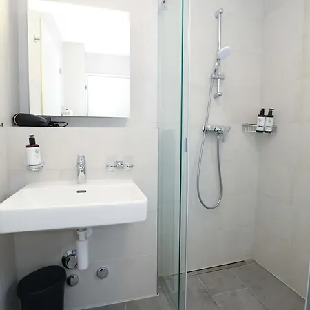 New Center With Private Entry & Parking Апартаменти Цюрих