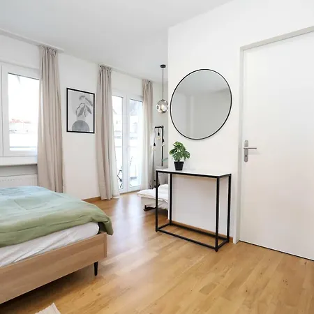 New Center With Private Entry & Parking Zürich