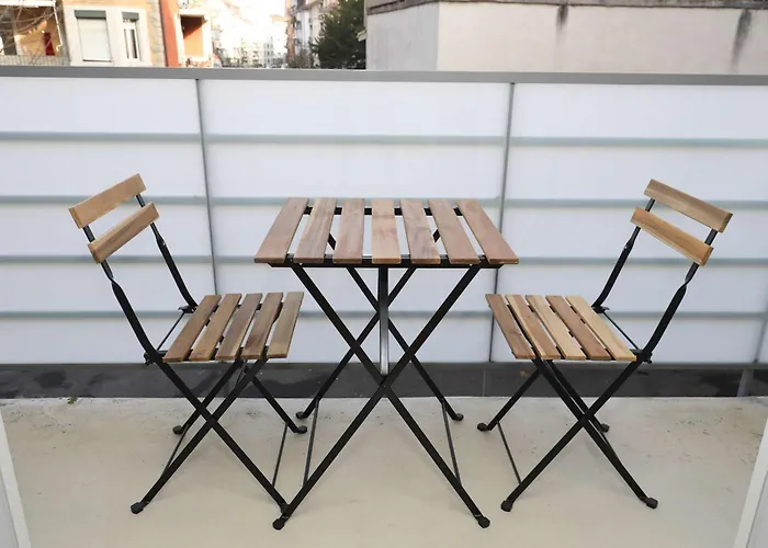 New Center With Private Entry & Parking Lejlighed