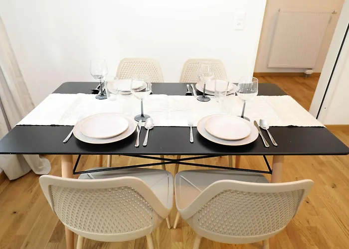 Apartamento New Center With Private Entry & Parking Zúrich