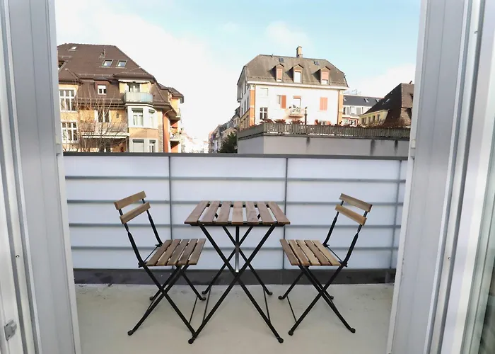 Apartamento New Center With Private Entry & Parking