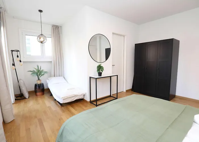 New Center With Private Entry & Parking Zúrich