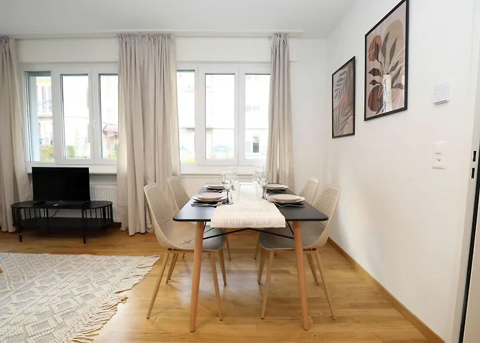 New Center With Private Entry & Parking Zúrich