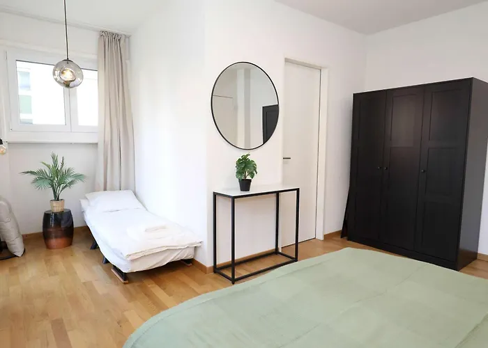 New Center With Private Entry & Parking Apartamento