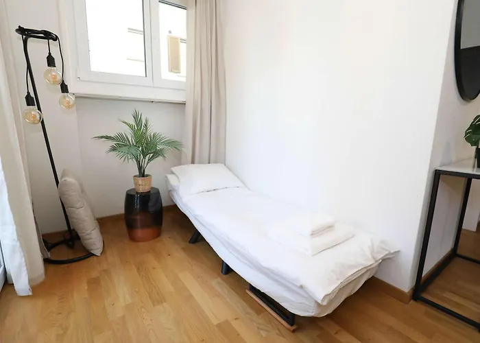 Apartament New Center With Private Entry & Parking Zurych