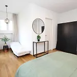 New Center With Private Entry & Parking Zürich