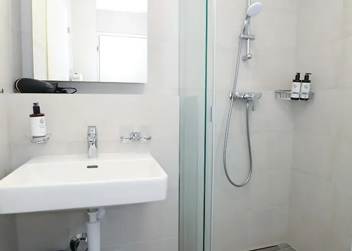 New Center With Private Entry & Parking Apartament Zurych