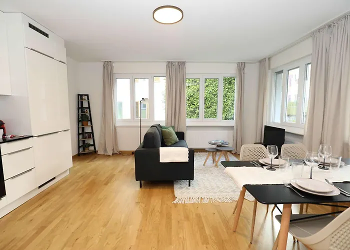 Apartament New Center With Private Entry & Parking Zurych