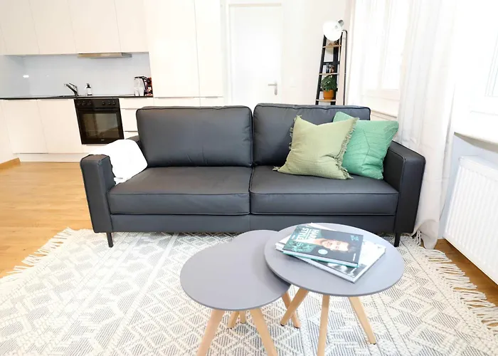 Apartament New Center With Private Entry & Parking