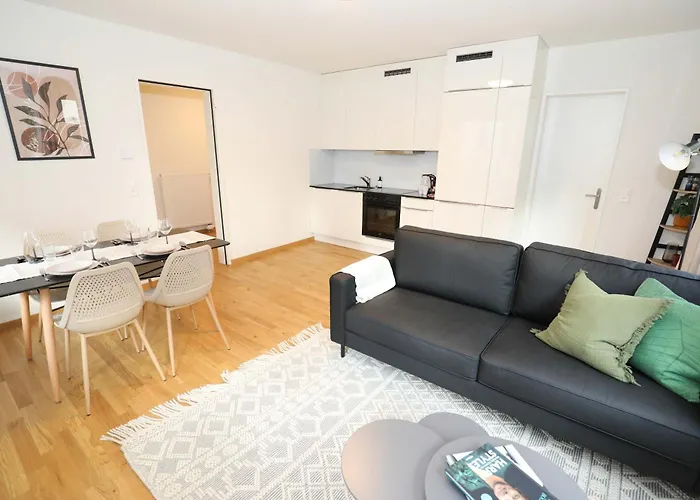 New Center With Private Entry & Parking Apartament