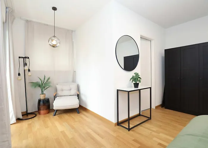 New Center With Private Entry & Parking Apartament Zurych